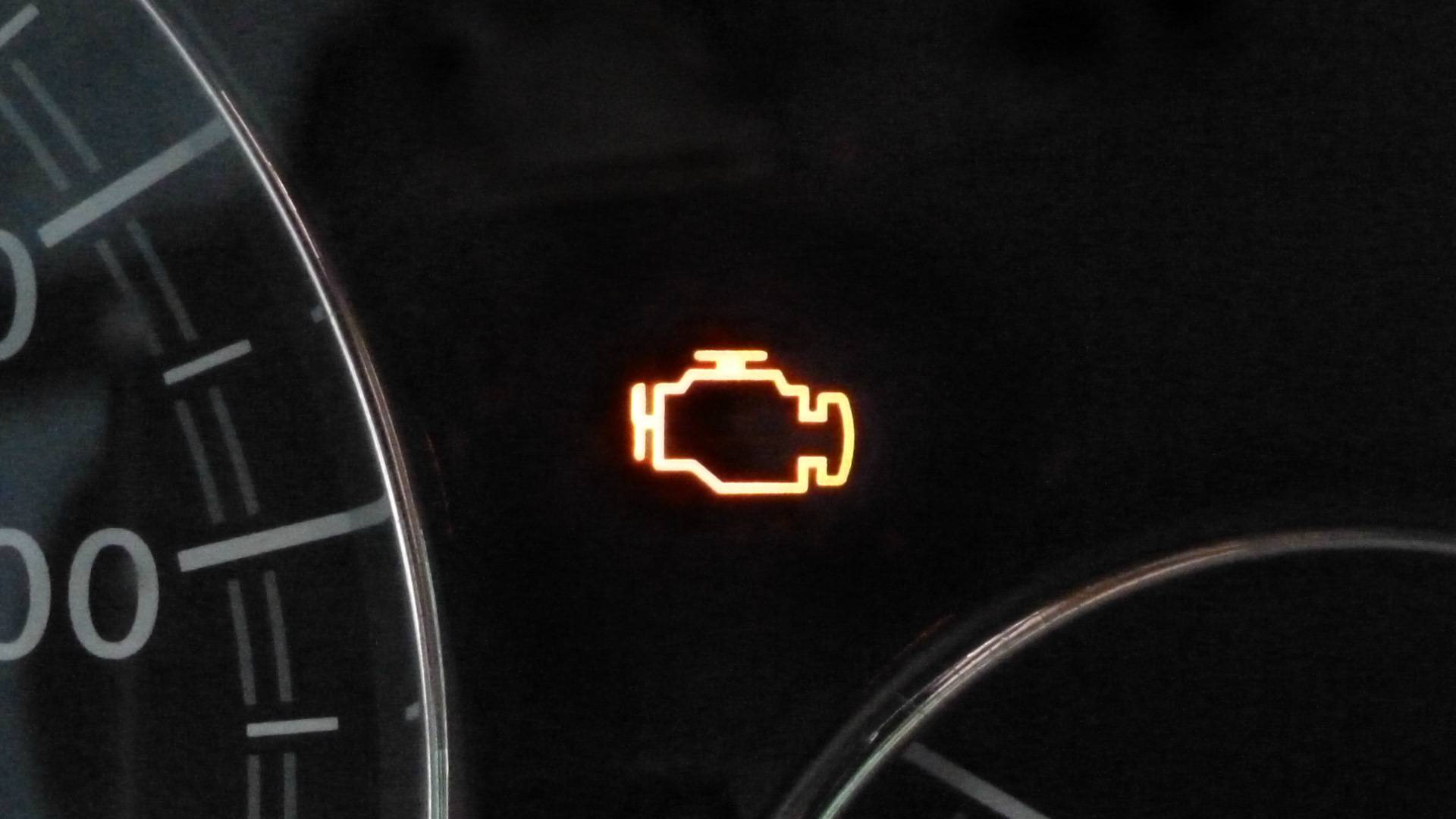 Загорелся check engine — возможные неисправности и способы их устранения