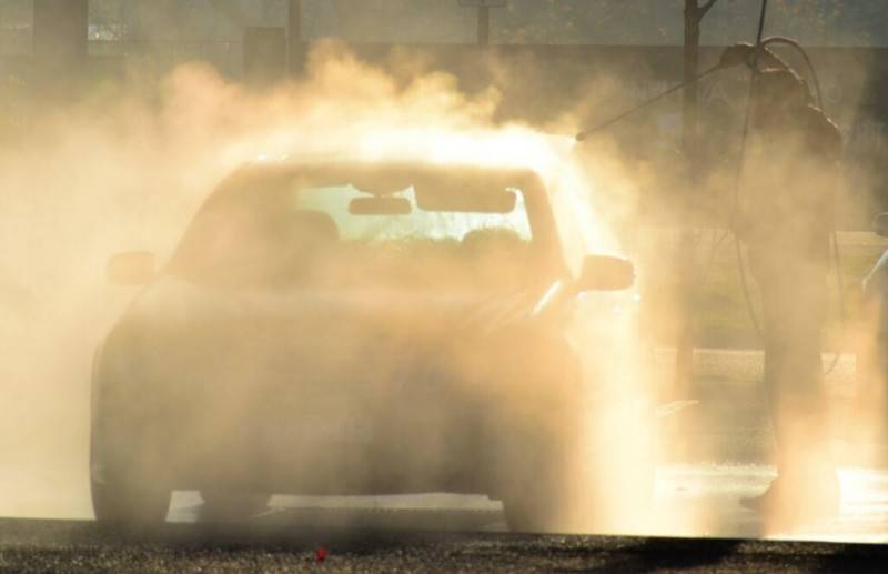 Как правильно очищать автомобиль от снега зимой